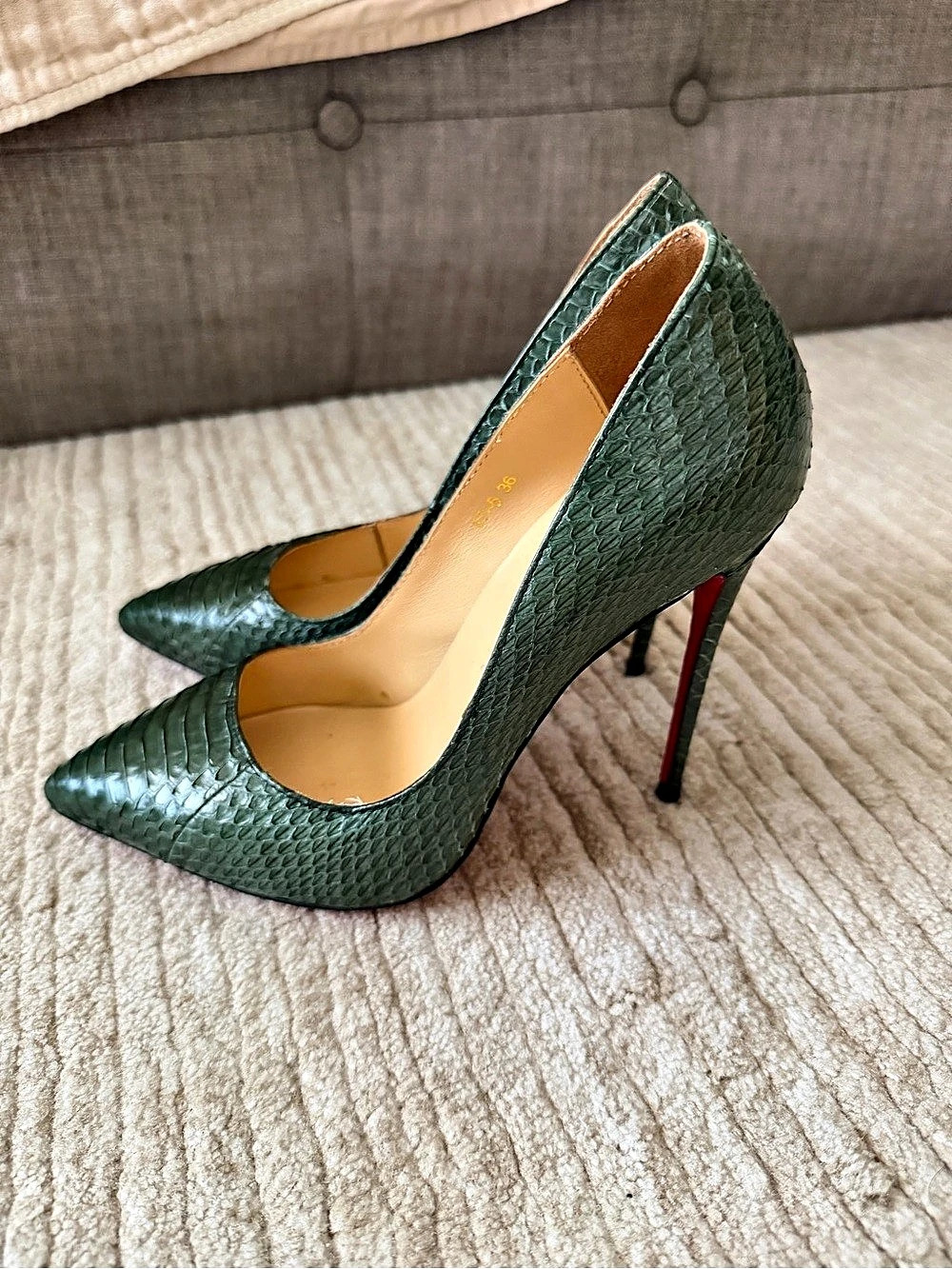 Christian Louboutin style Pointed Toe Heels in Green EU 36, US 6.5